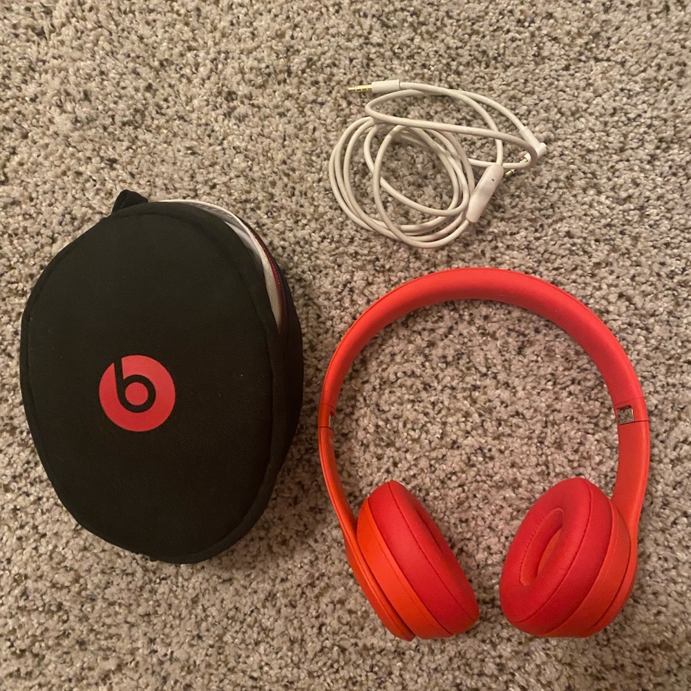 Wireless Beats Solo 3 w/ Case & Cord